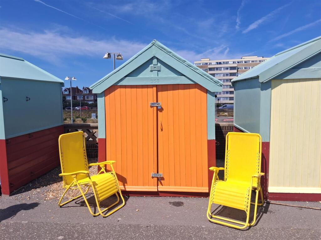 Beach Hut, Hove Esplanade photo 4