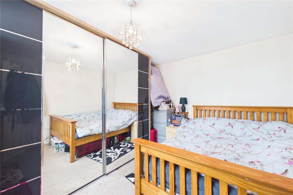 House in Basingstoke and Deane, Basingstoke - More