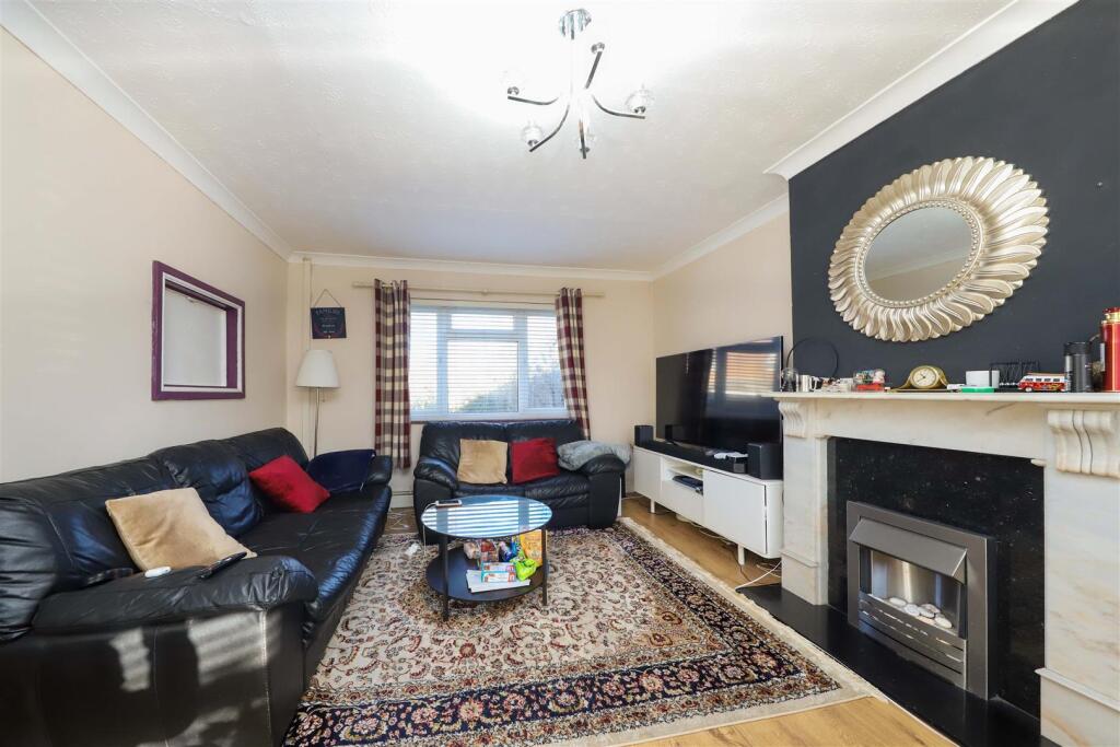 Beech Close, West Drayton photo 4
