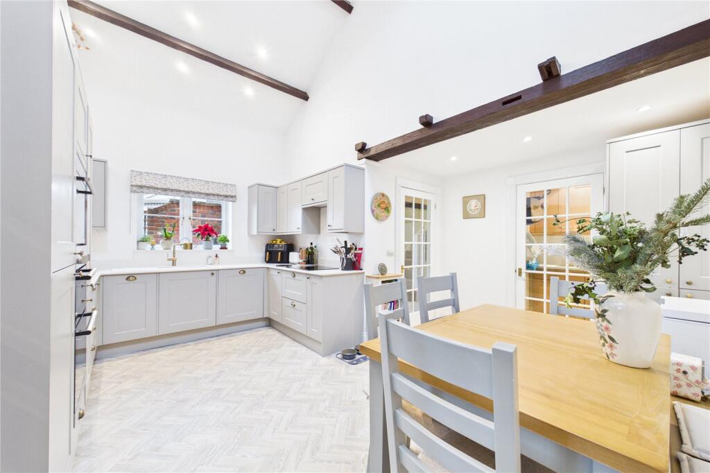 House in Stratfield Mortimer, West Berkshire - View 4