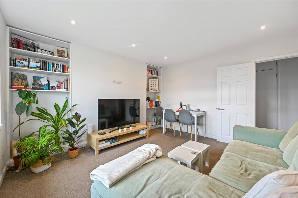 Apartment in London, Shepherd's Bush - View 4