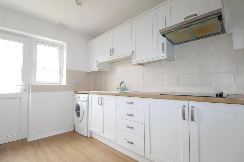 Weavers Drive, Trowbridge photo 4