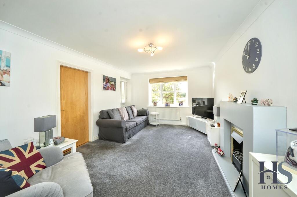 Apartment in Birmingham, Sutton Coldfield - View 4
