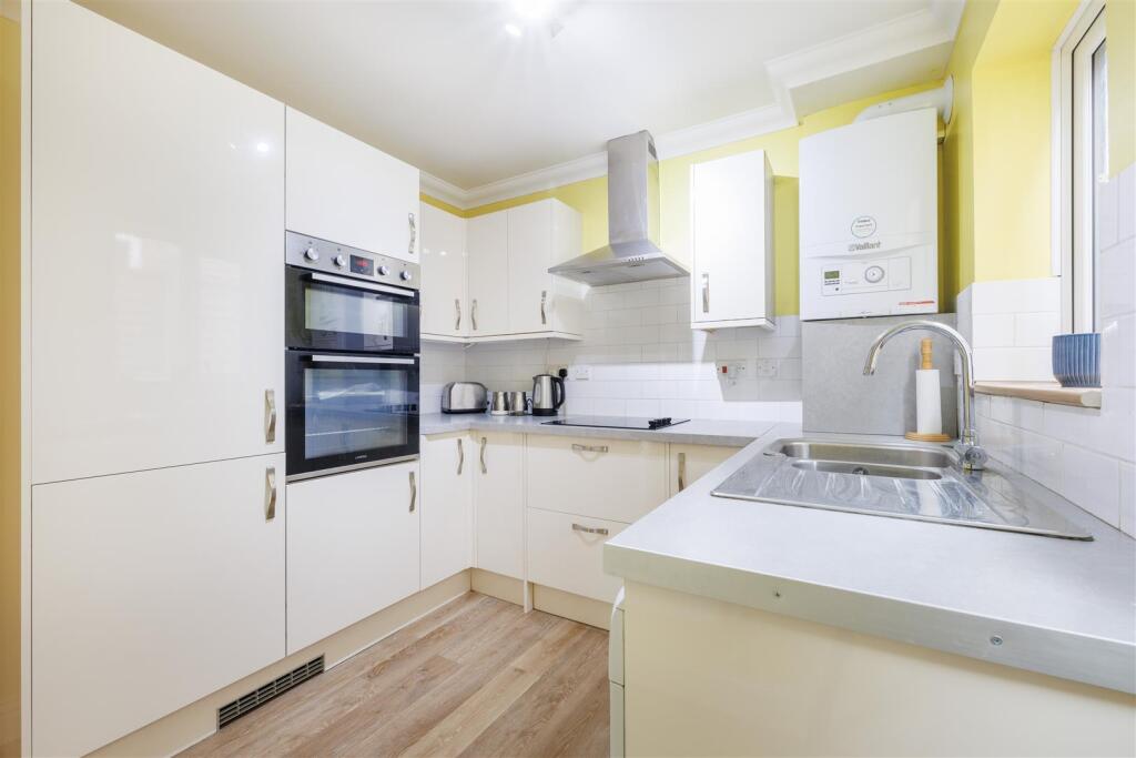 11, Roman Way, Halesworth photo 2