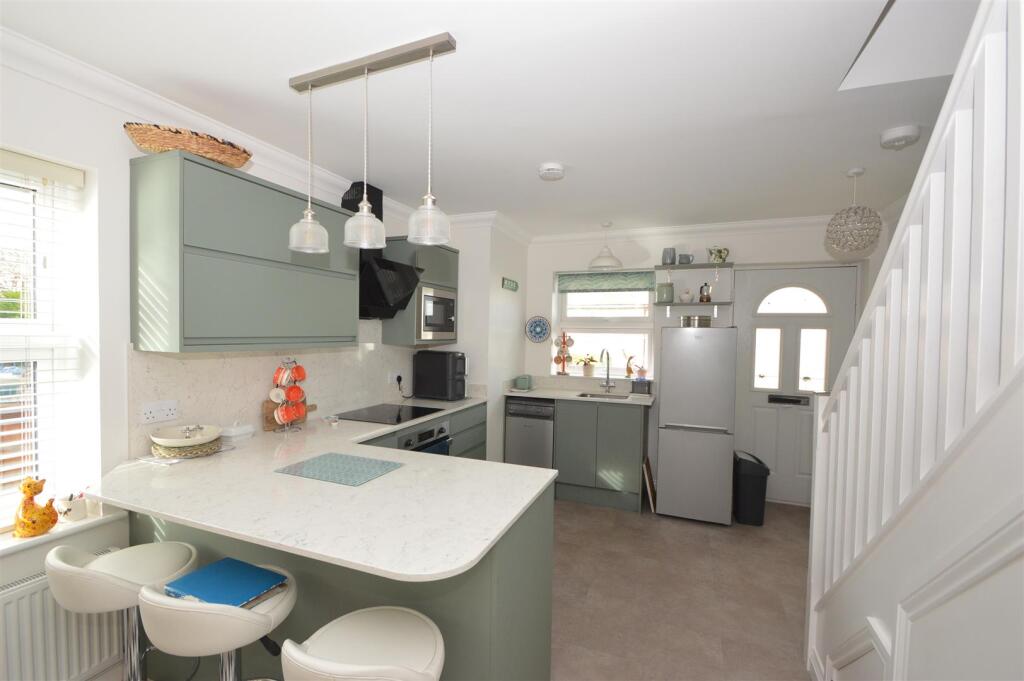 House in Ryde, Oakfield - View 3