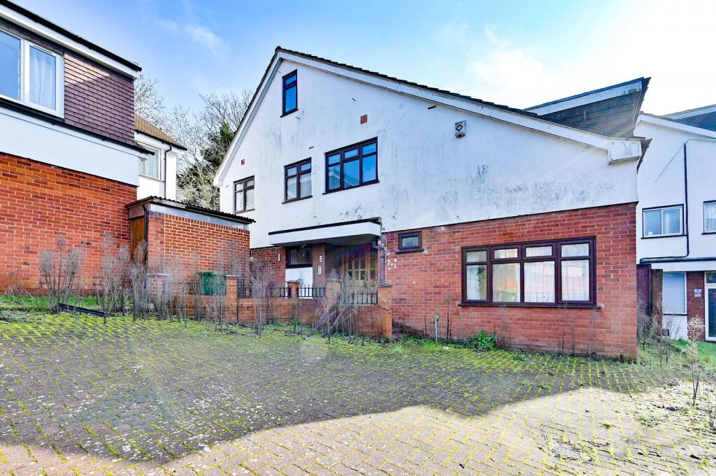 6-bed detached on Leabank Close, Harrow on the Hill, Harrow, HA1, £750,000
