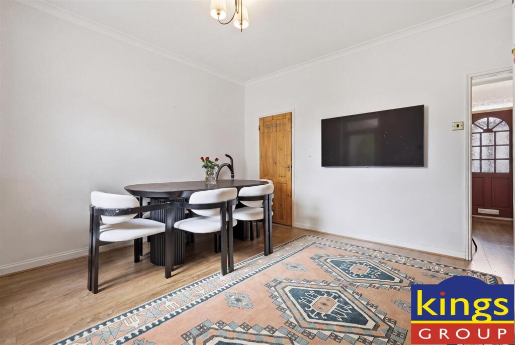 House in London - View 5