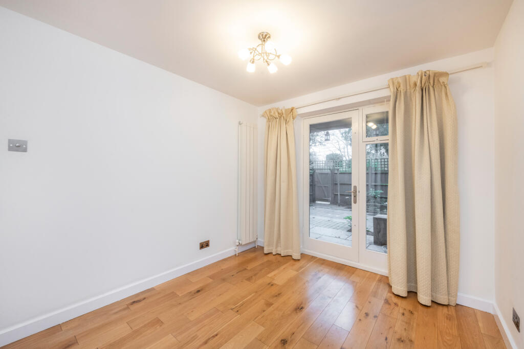 Apartment in London - View 5