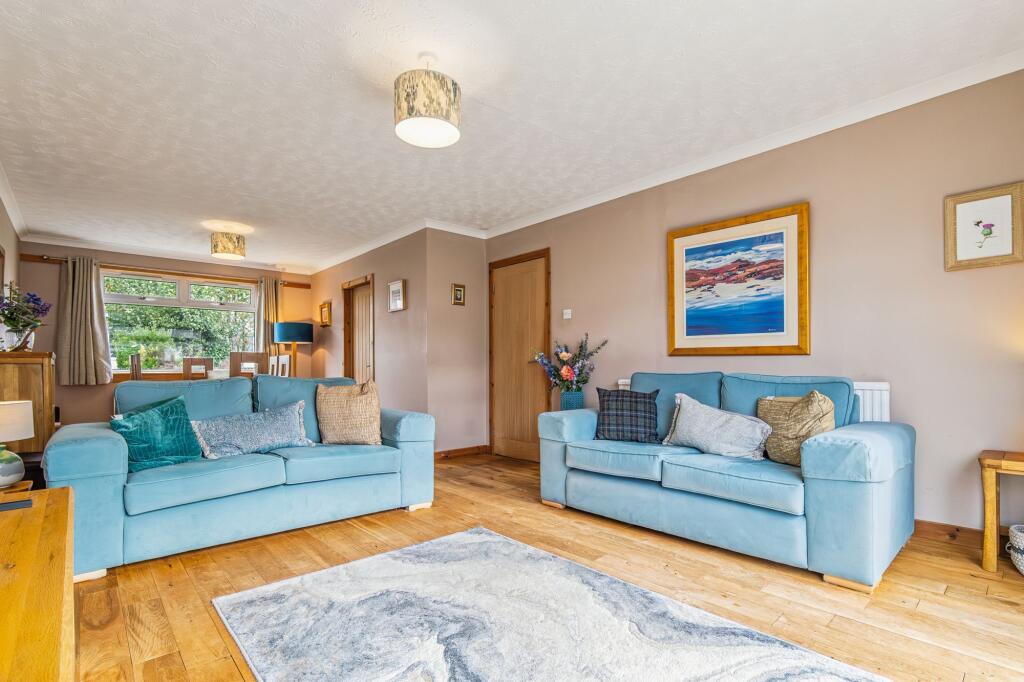 Mitchell Drive, Cardross, G82 photo 4