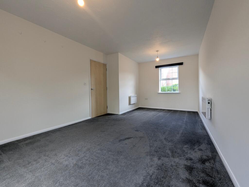 Apartment in Coventry - More