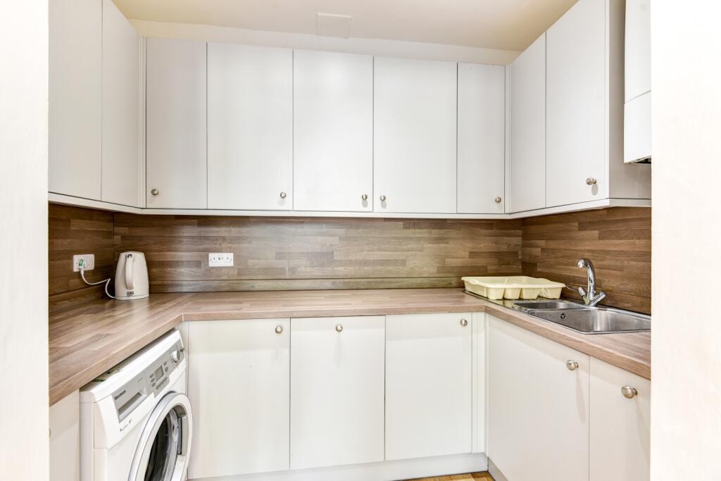 House in Brighton - View 3