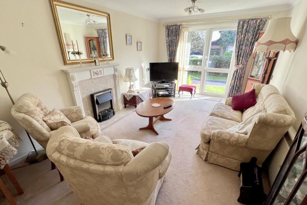 House in Ferndown - View 3