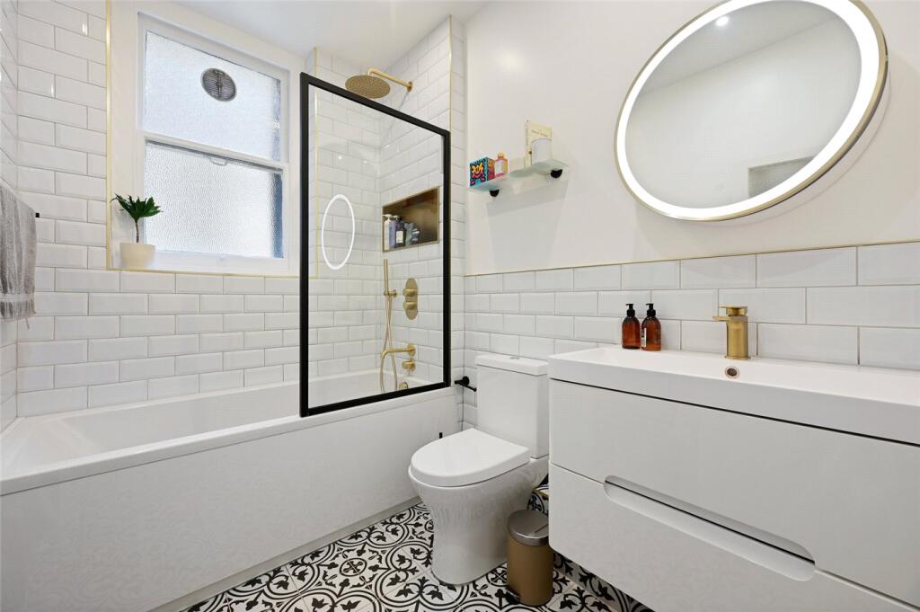 Apartment in London - View 3