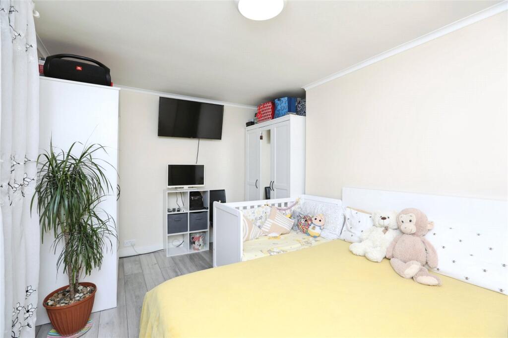 2 bedroom terraced house for sale in Berridge Road, Sheerness, Kent, ME12 - View 4