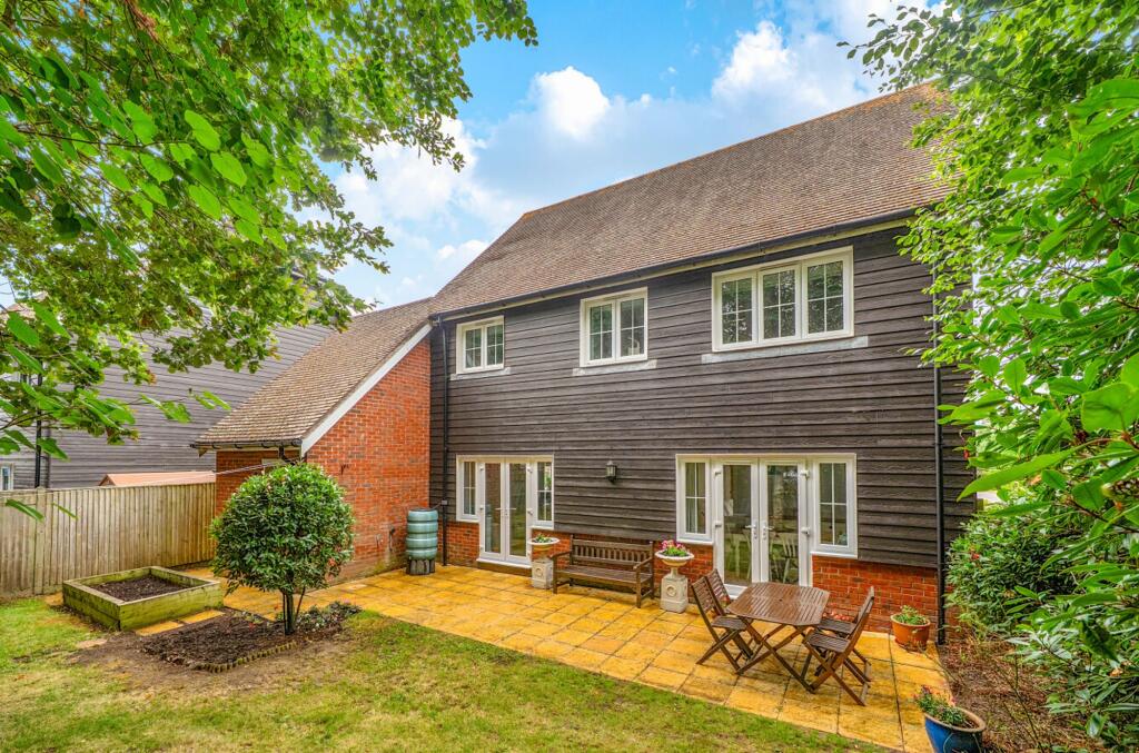 House in Portsmouth - More
