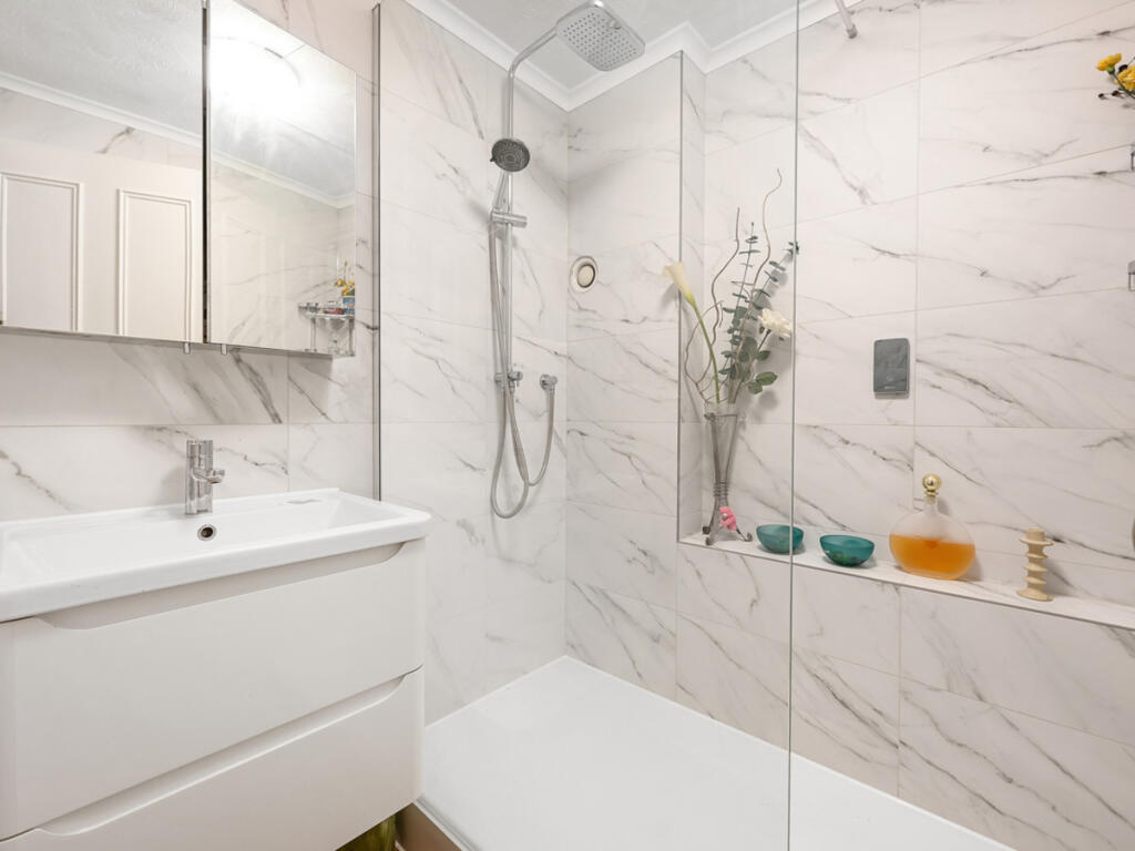 Apartment in London - View 4