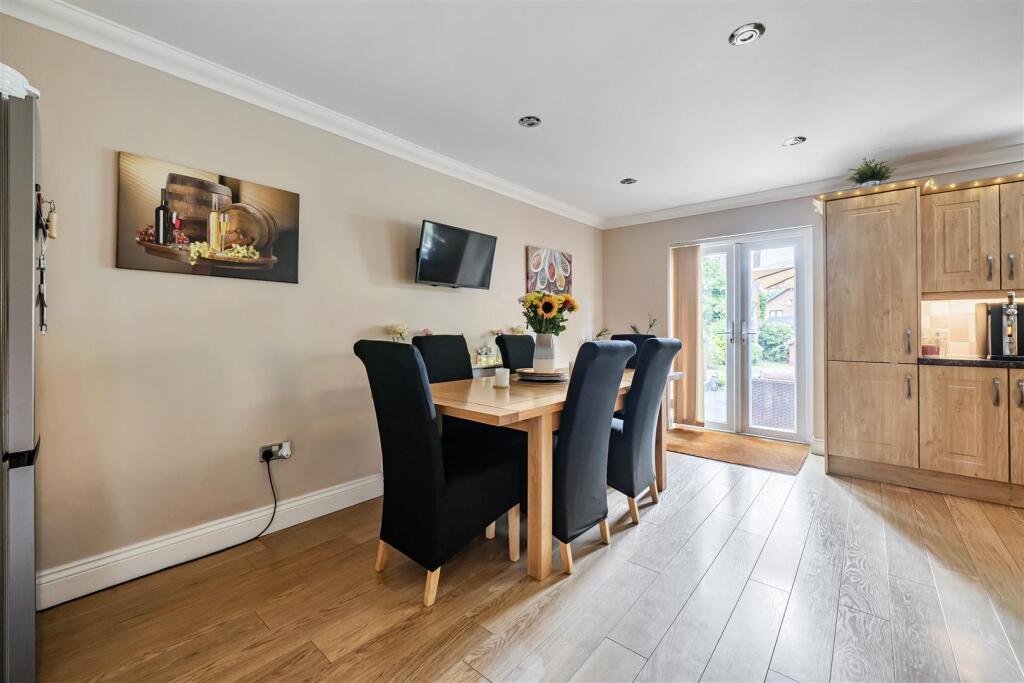 Sandhurst Road Crowthorne, Berkshire RG45 7HS - View 5