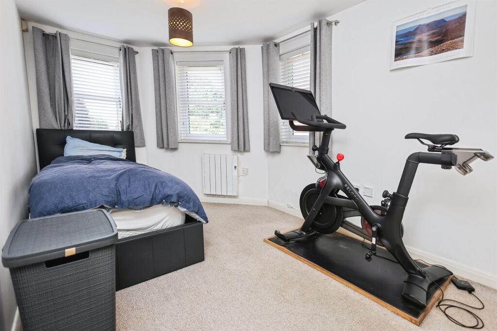 Apartment in Sandwell, Haden Hill - View 4