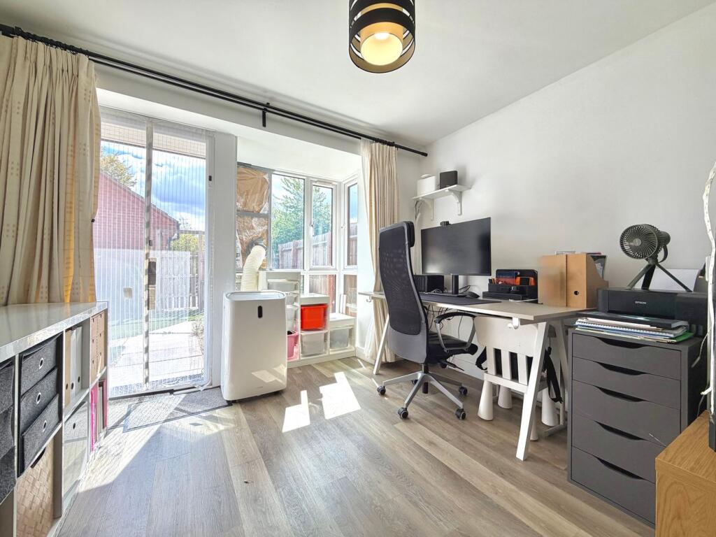 House in Milton Keynes, Broughton and Milton Keynes - View 5