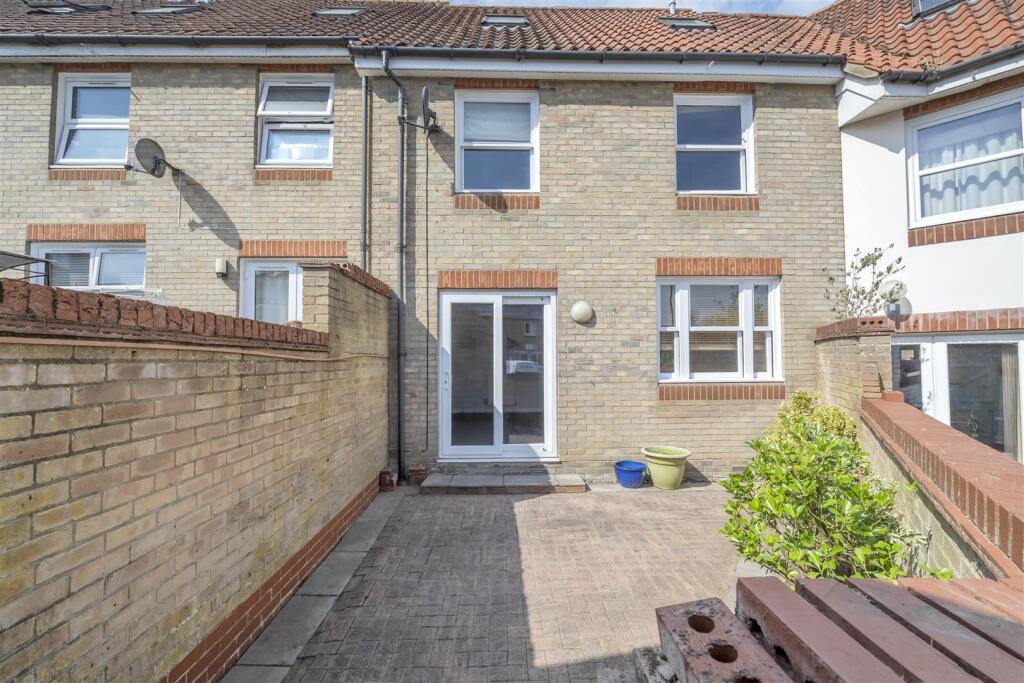 House in Ipswich - View 4