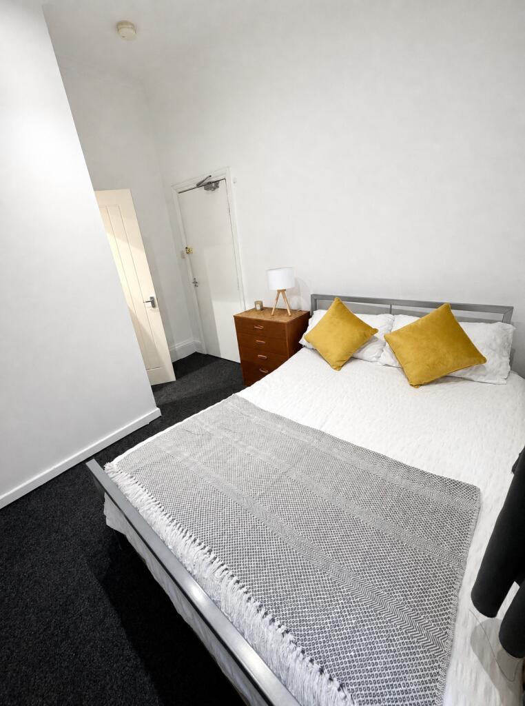 Main image of property: 97 Grafton Street, Room 5