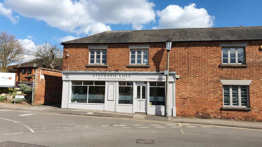 Main image of property: Moor Lane, Bingham, Nottingham