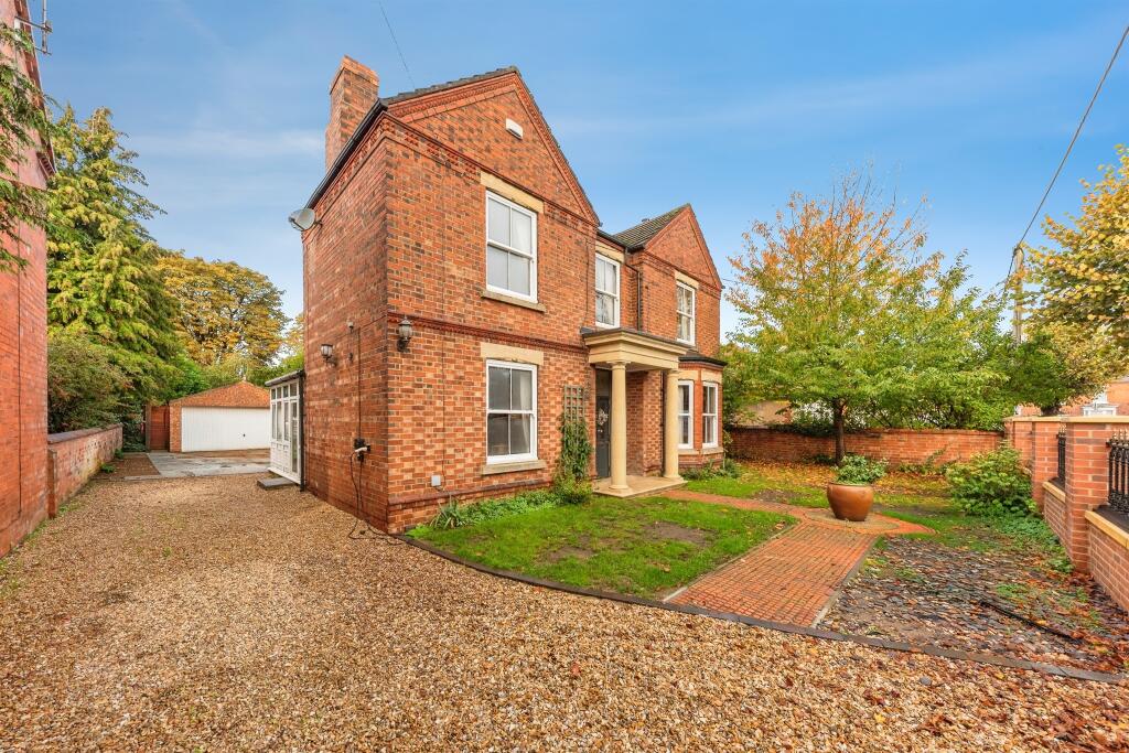 House in Nottingham - View 2