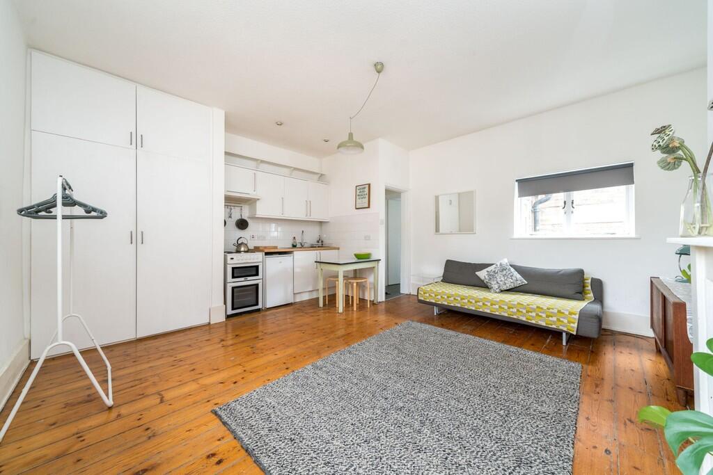 Apartment in London - More