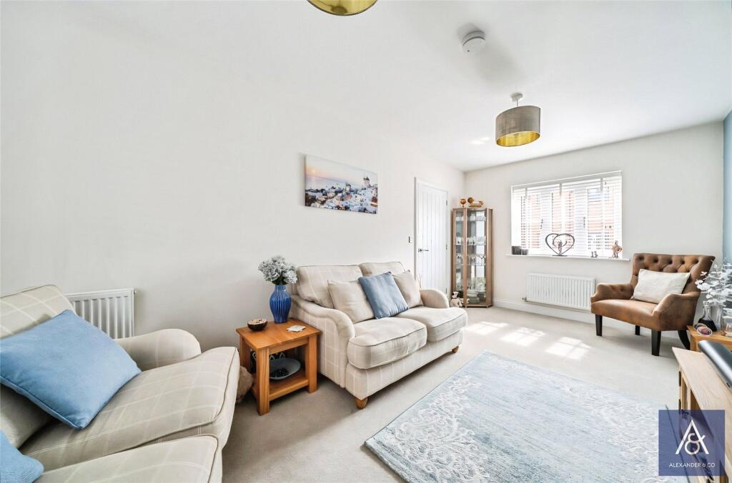 House in Brackley, West Northamptonshire - View 2