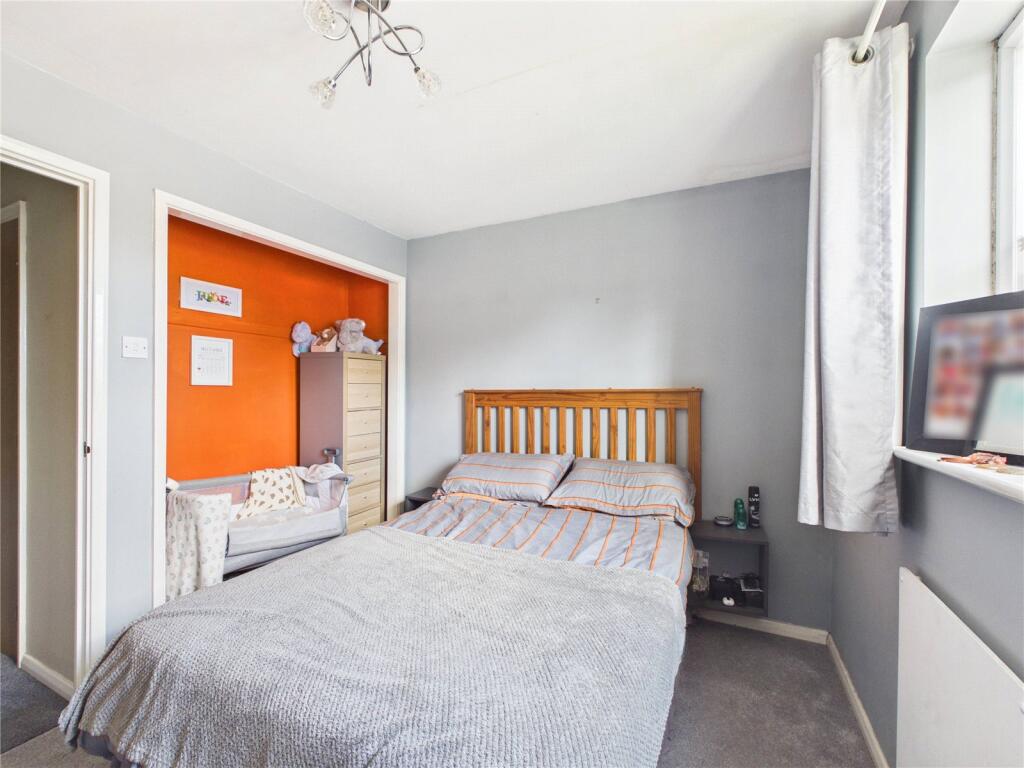 House in Bristol, Bradley Stoke - More