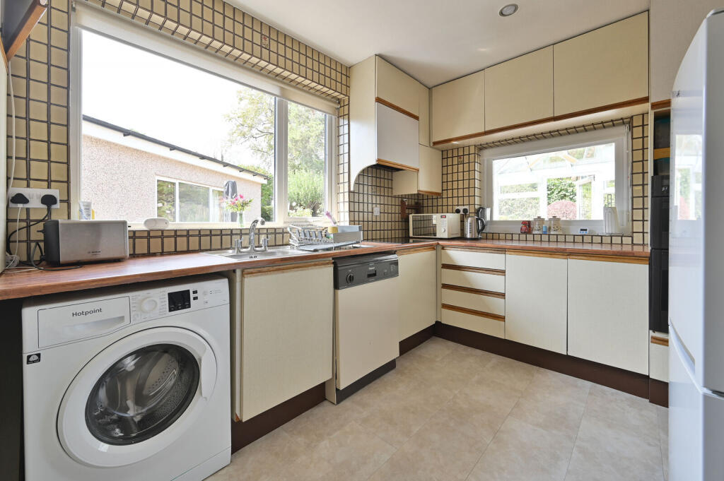 House in Hertsmere, Hertfordshire - View 3