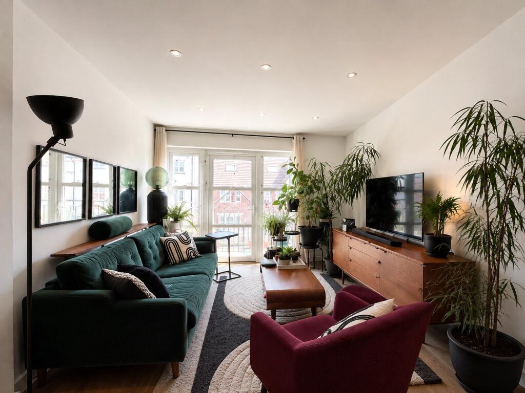 Blacksmith Close, Aldershot, Hampshire, GU12 - View 2