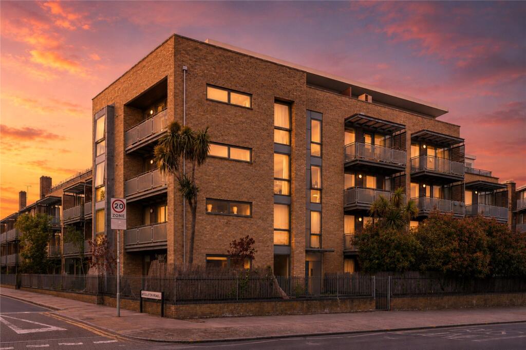 Main image of property: High Road, Bowes Park, N22