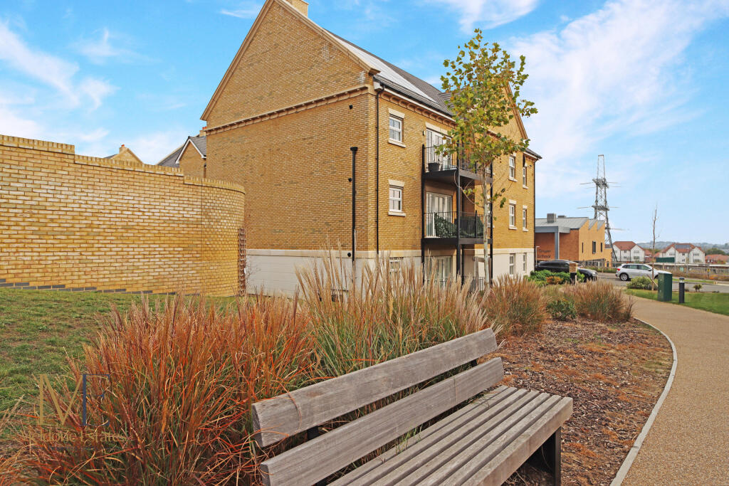Apartment in Dartford, Ebbsfleet Green, Ebbsfleet Valley - View 2