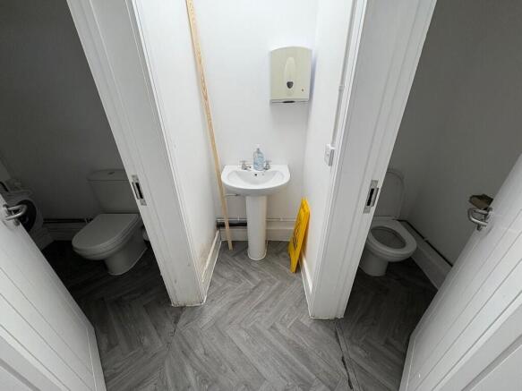 Allure Toilet