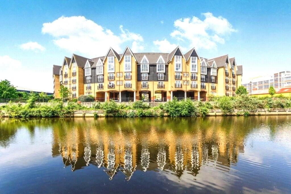 Main image of property: St. Peters Street, Maidstone, Kent, ME16