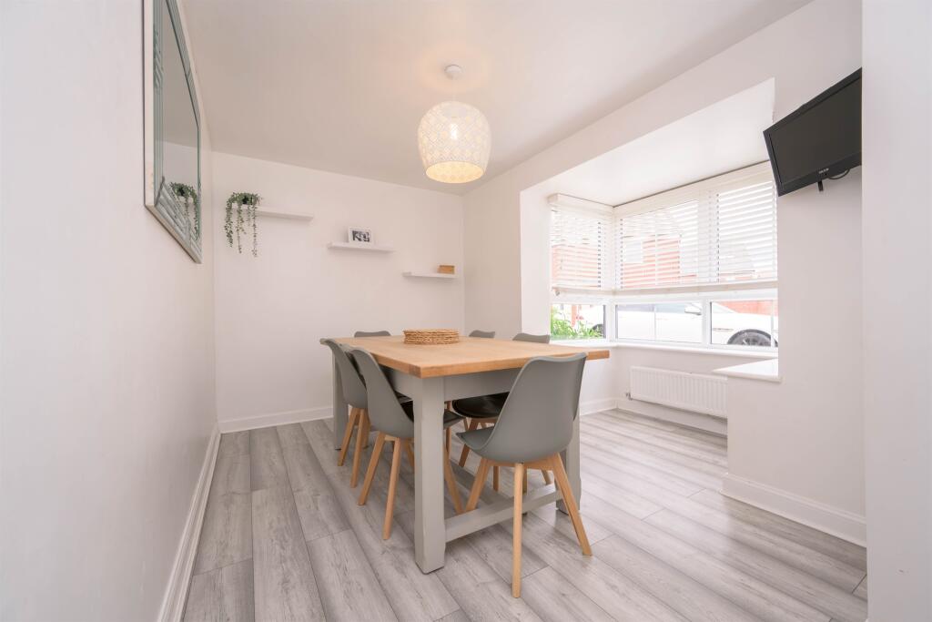 House in Kettering, Hanwood Park - View 5