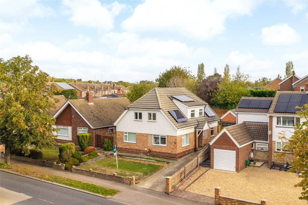 4-bed detached on Brickhill Drive, Bedford, Bedfordshire, MK41, £635,000
