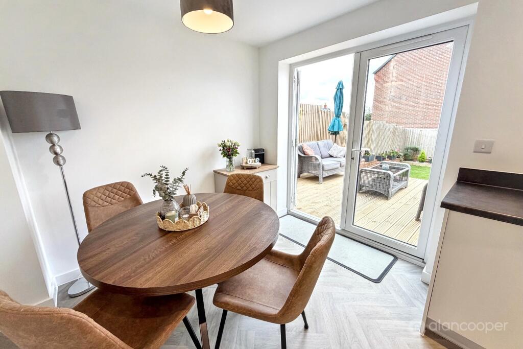 House in Nuneaton and Bedworth, St Nicolas Park - More
