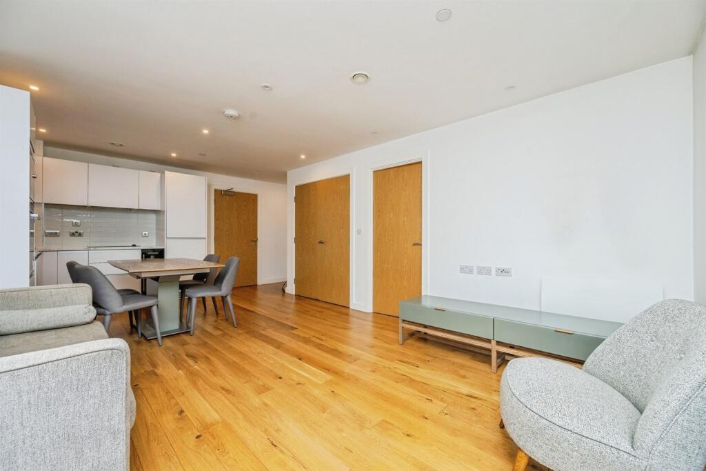 Additional image 3 of Arden Gate, B15