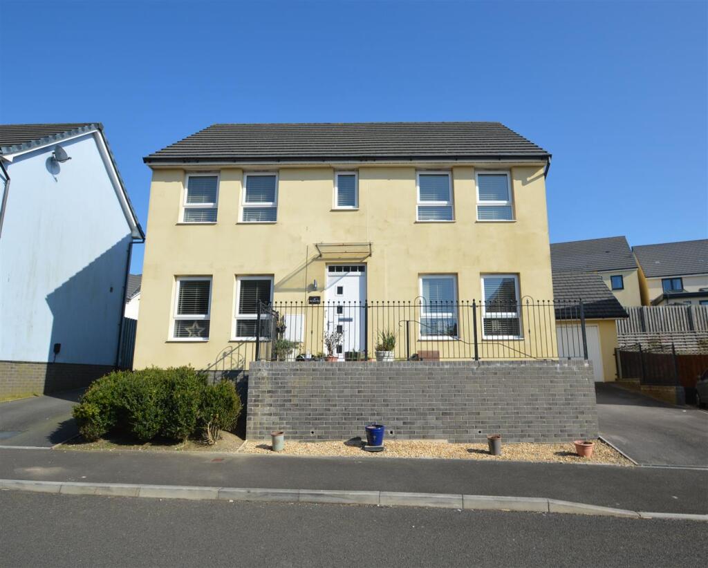 Main image of property: 42 Crompton Way, Ogmore by Sea, CF32 0QF