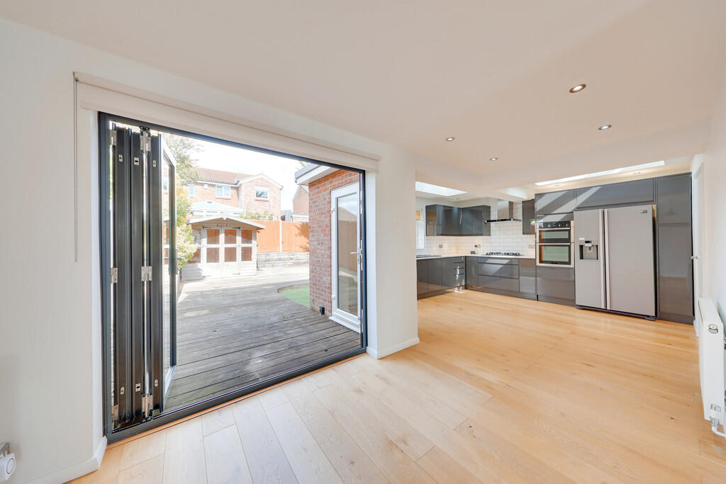 House in Bromley - View 5