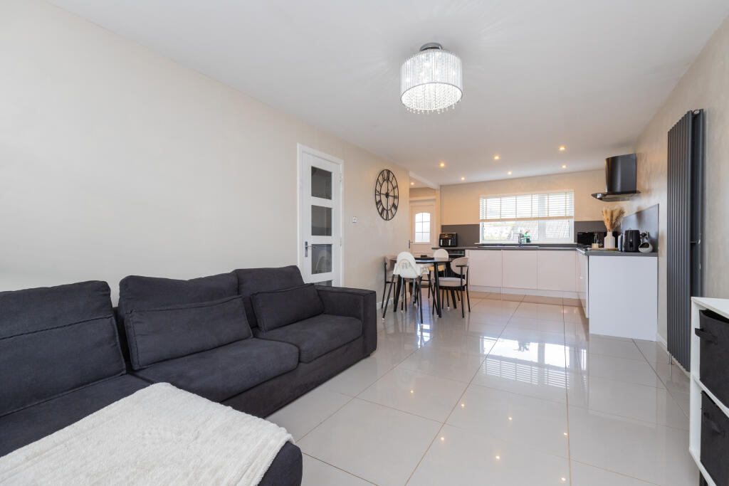 Finglas Avenue, Paisley - View 3