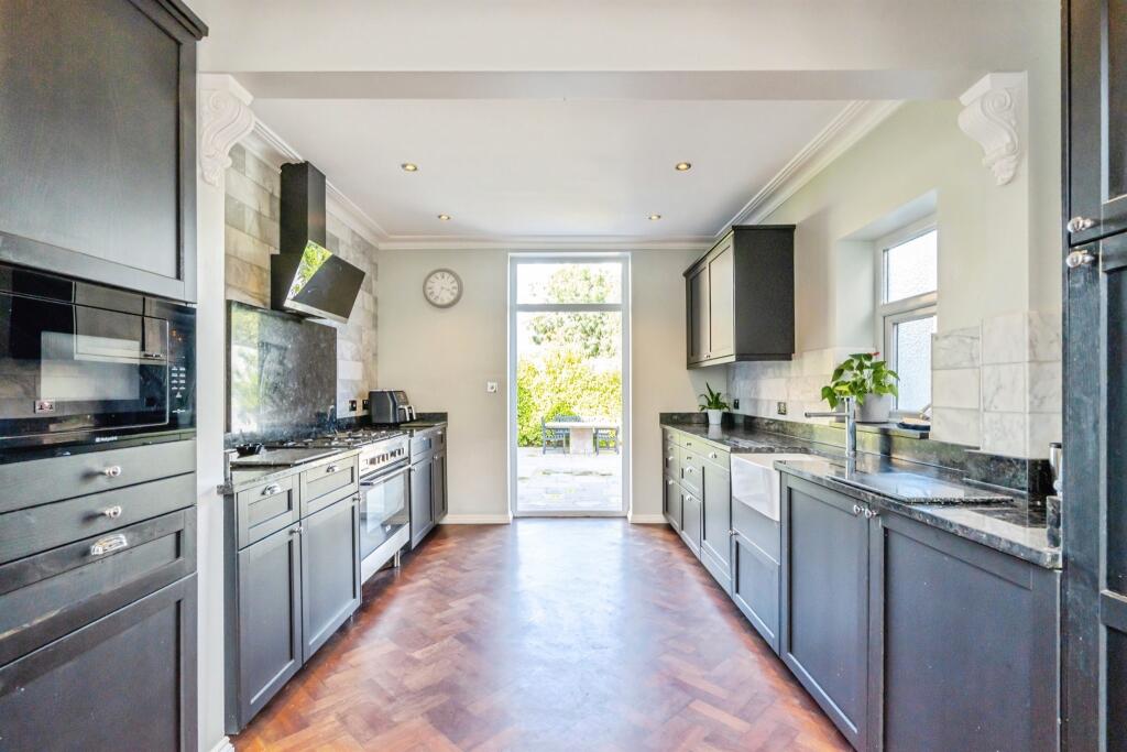 House in Portsmouth - View 5