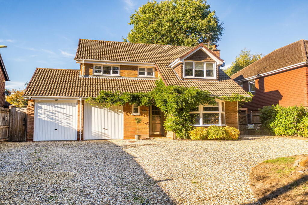 4-bed detached on Reading Road, Chineham RG24 8LT, £850,000