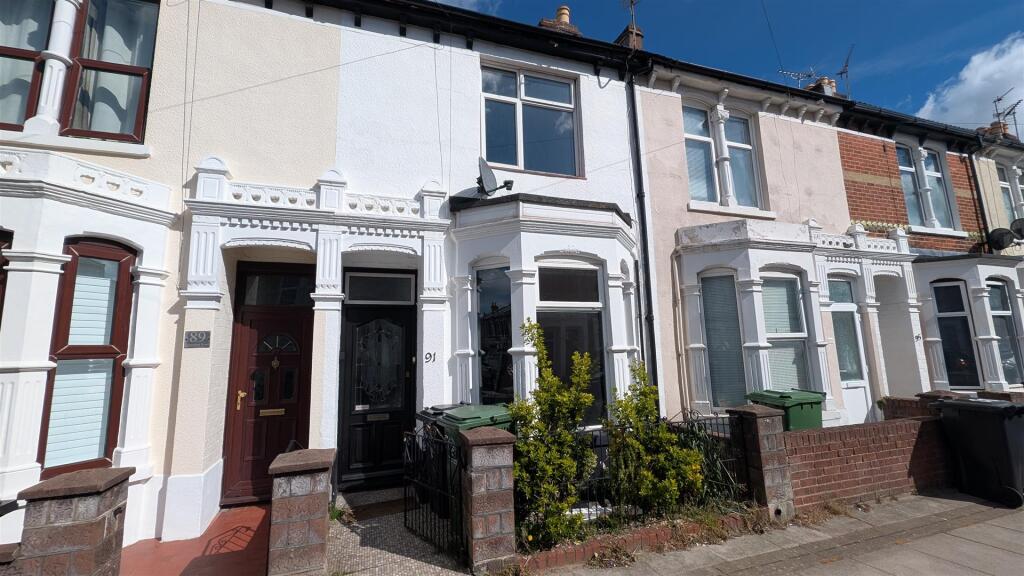 Main image of property: GRAYSHOTT ROAD, SOUTHSEA, PO4 8AJ