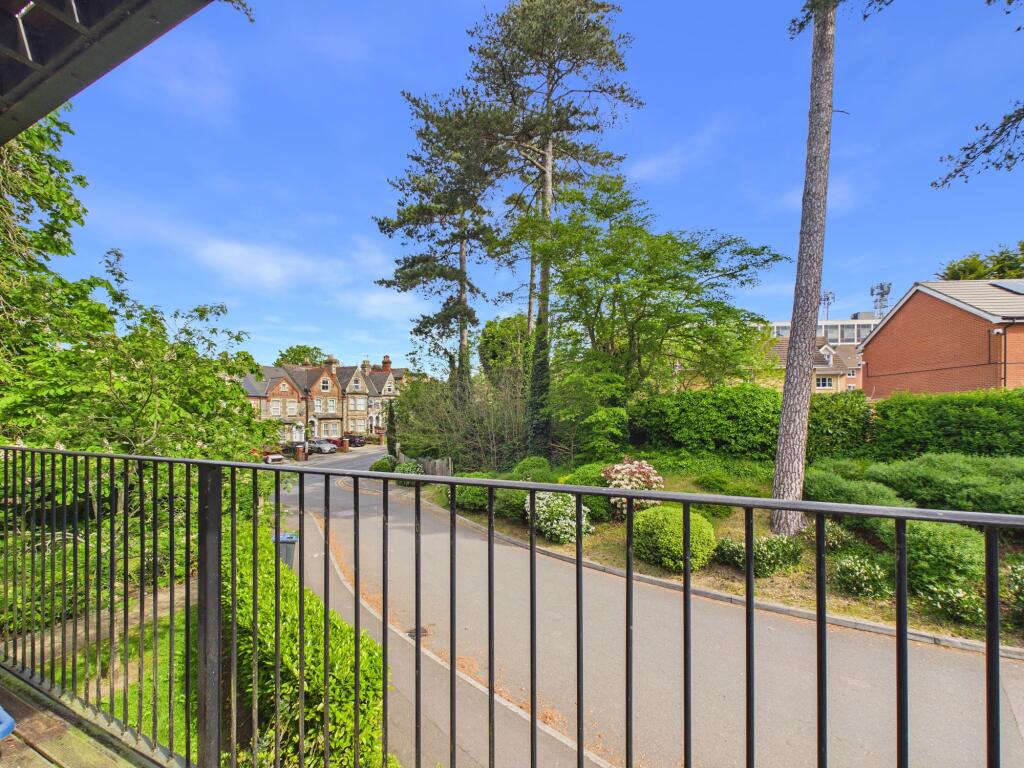 Whitley Rise, Reading, RG2 photo 4