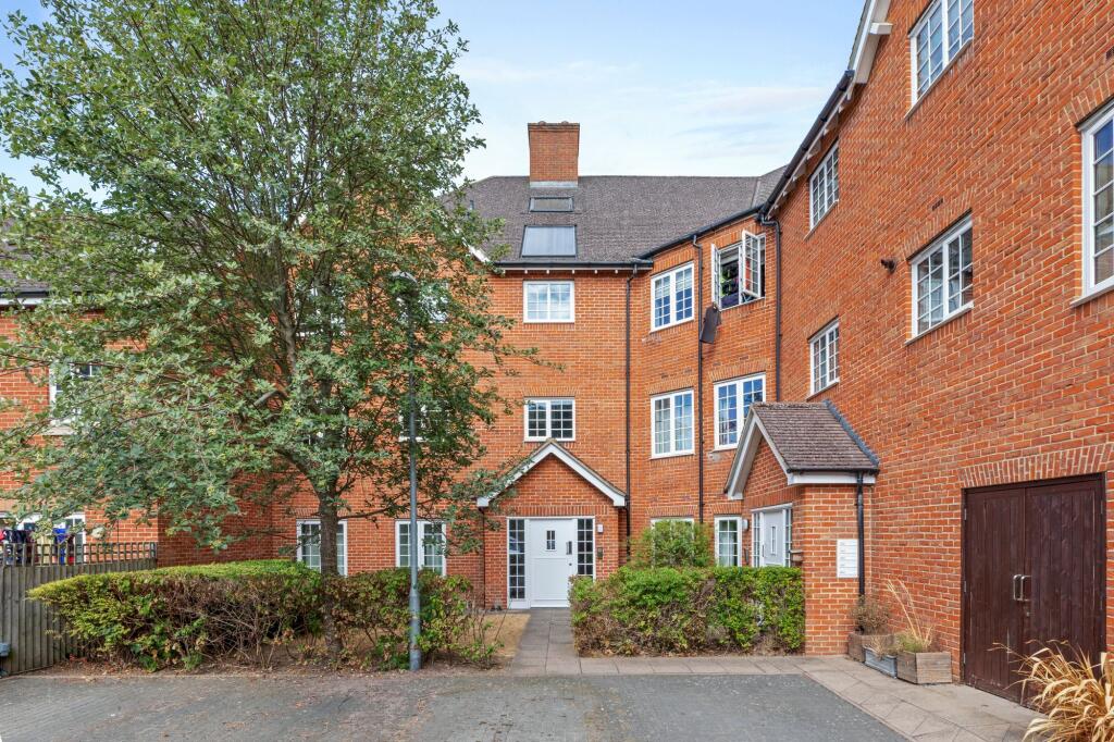 Apartment in Wendover, Buckinghamshire - View 4