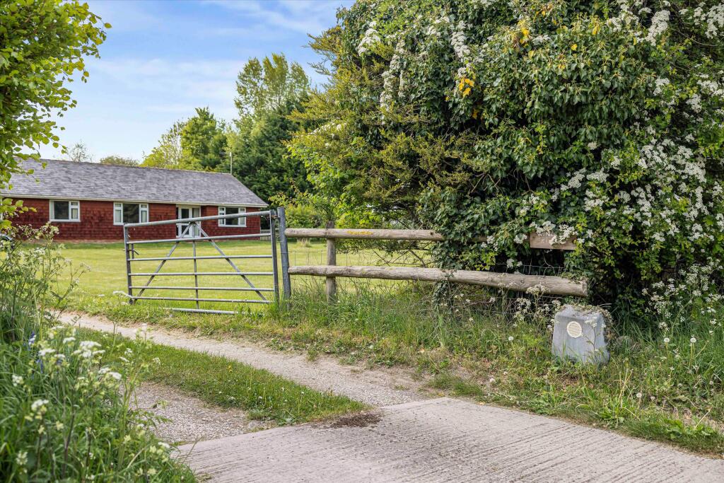 Aldbourne, Marlborough, Wiltshire, SN8 photo 2