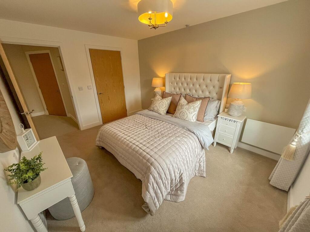 Apartment in Coventry - More